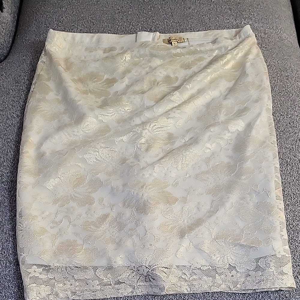 Cecico Vintage Cream Floral Pencil Skirt